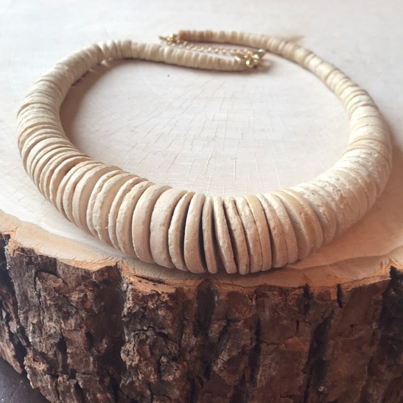 ✅ New York & Co Ivory beaded necklace - Picture 3 of 6